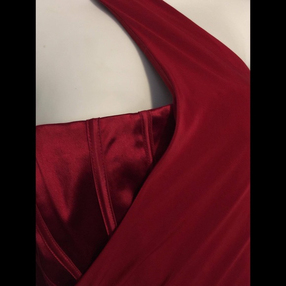 Red satin cocktail dress - Picture 4 of 6